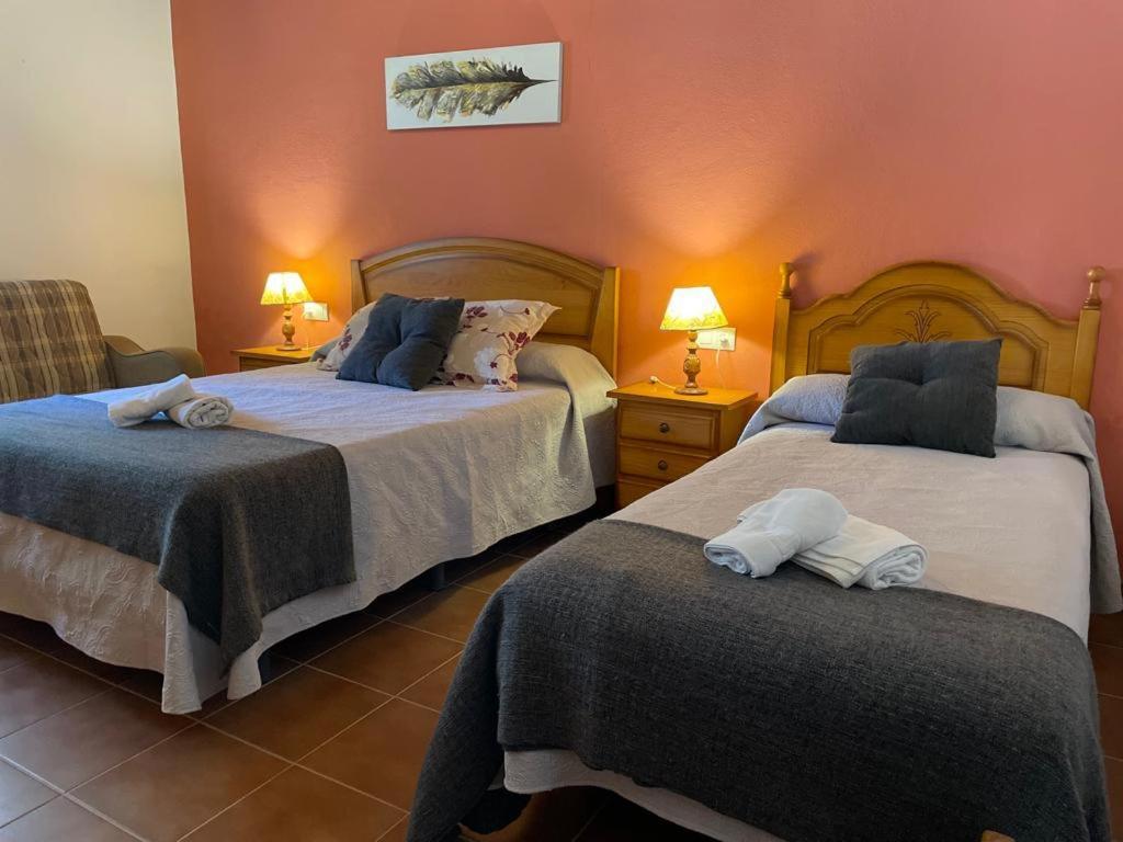 كثل دي لا سييرا Casa Rural La Dehesilla المظهر الخارجي الصورة