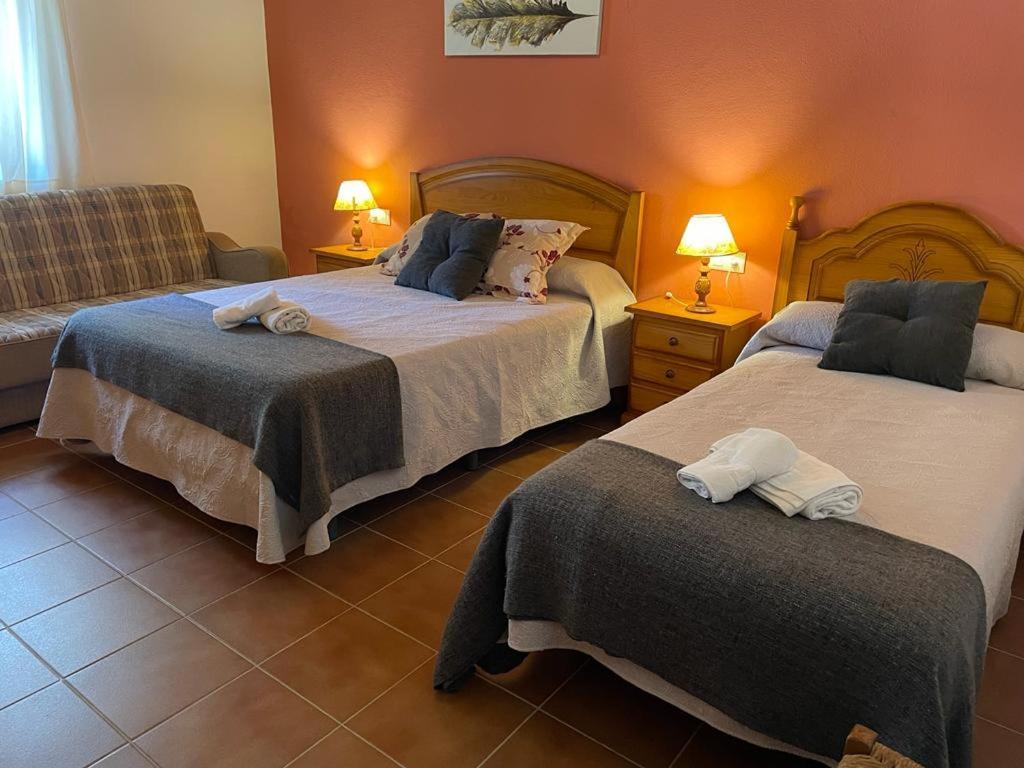 كثل دي لا سييرا Casa Rural La Dehesilla المظهر الخارجي الصورة