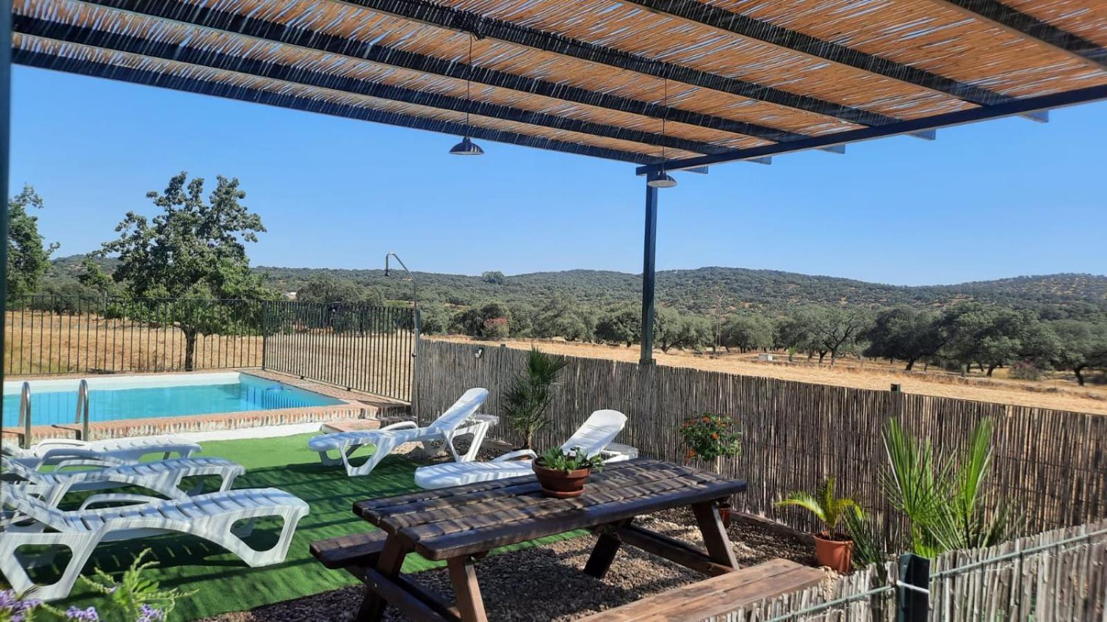 كثل دي لا سييرا Casa Rural La Dehesilla المظهر الخارجي الصورة