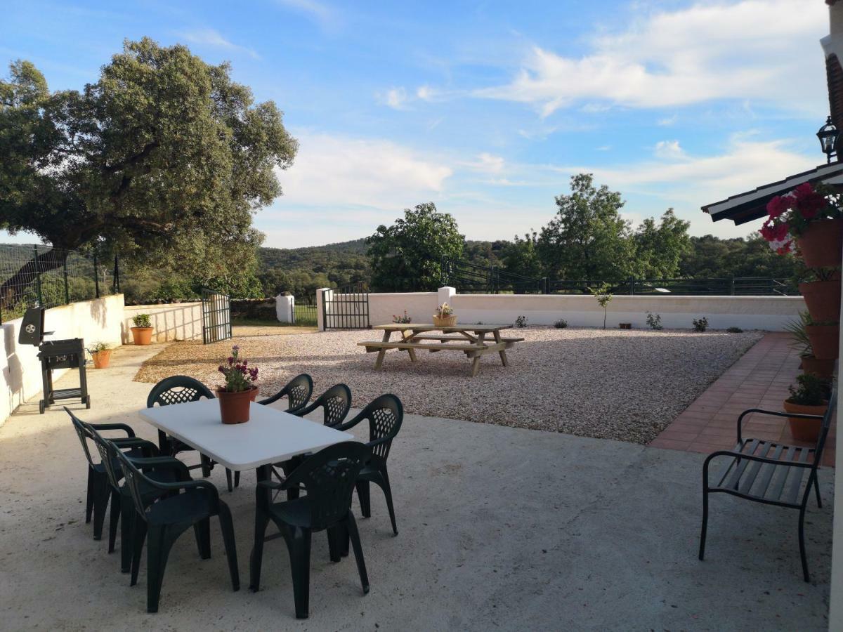 كثل دي لا سييرا Casa Rural La Dehesilla المظهر الخارجي الصورة